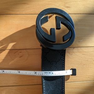 Men's Gucci GG supreme belt with G buckle size 95 (34 US). Black on black